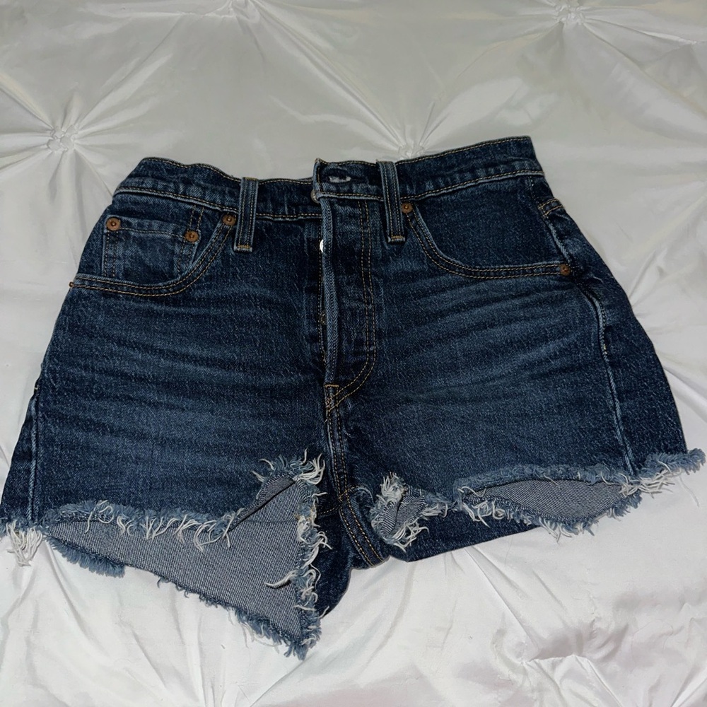 Levi’s size 25 high waisted denim shorts